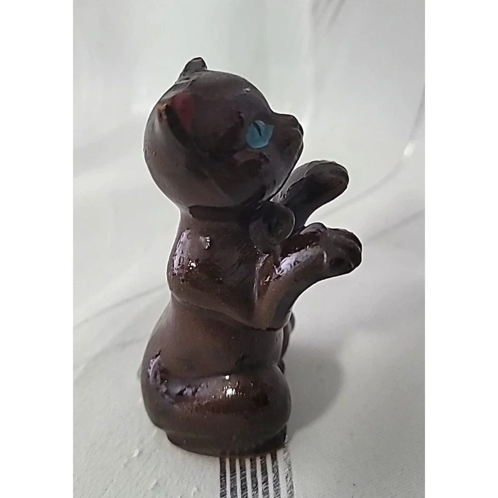 2 Vintage Brown Kitty Cat Figurines with Blue Eyes Rings Japan‎